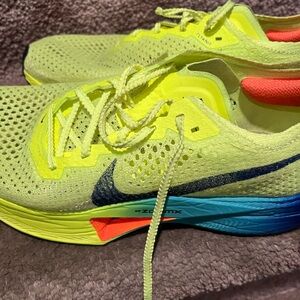 beautiful Nike ZoomX Yellow and Blue Running Shoes size 9. So light & stunning!